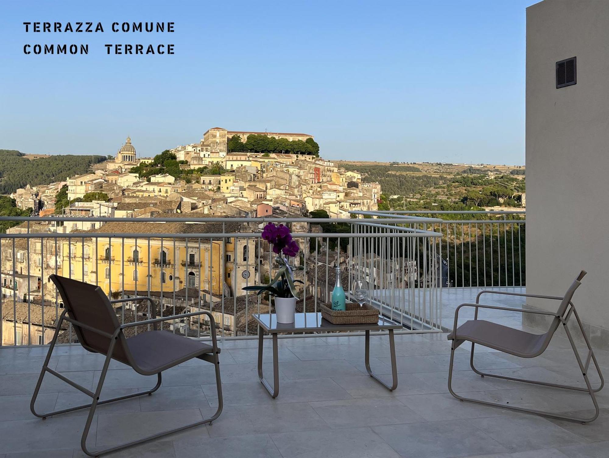 La Casa Di Irene - Suites Con Vista Ragusa Exterior photo