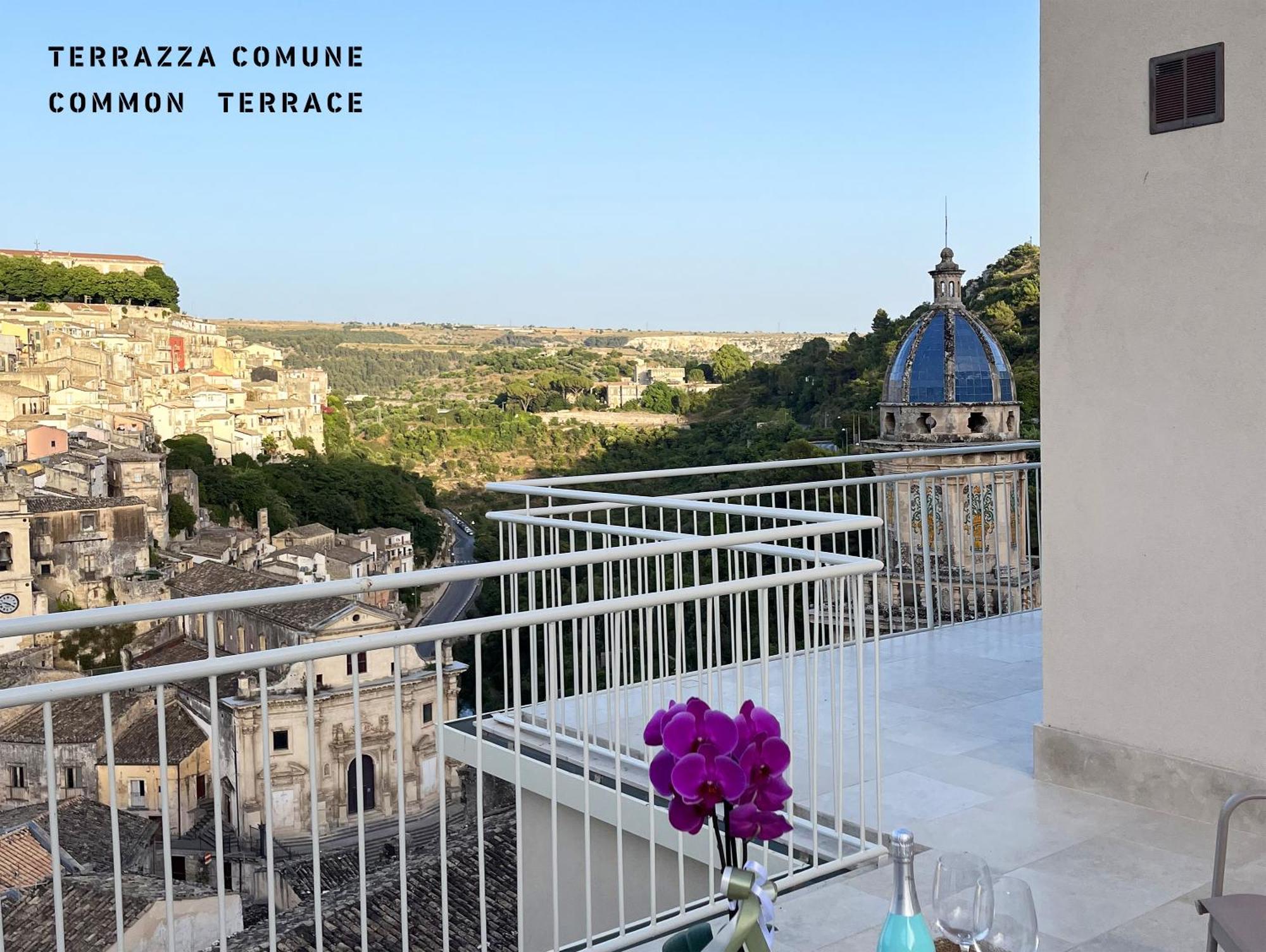 La Casa Di Irene - Suites Con Vista Ragusa Exterior photo