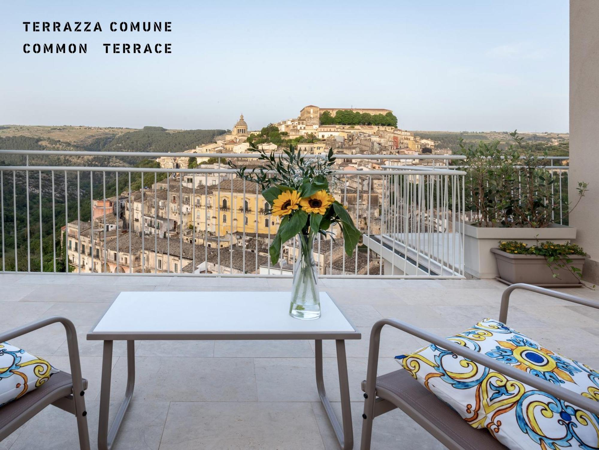 La Casa Di Irene - Suites Con Vista Ragusa Exterior photo